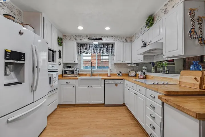 5042 Yellowstone Park Dr, Fremont, California 94538