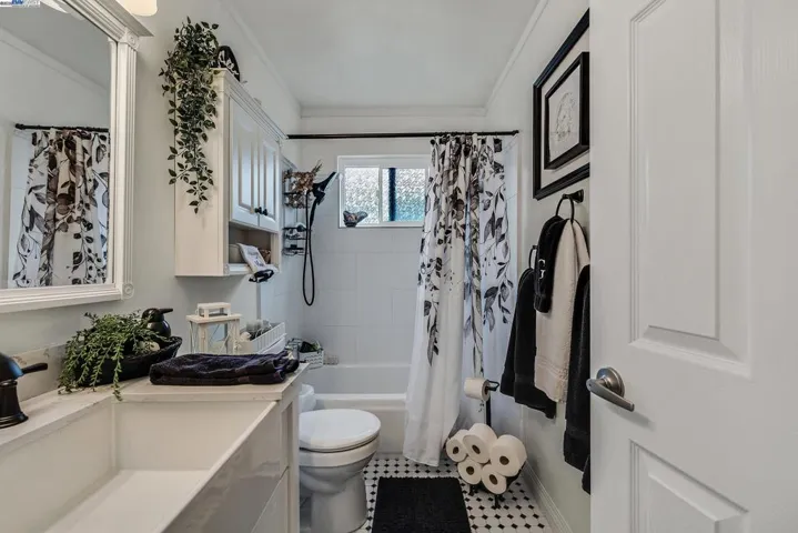 5042 Yellowstone Park Dr, Fremont, California 94538