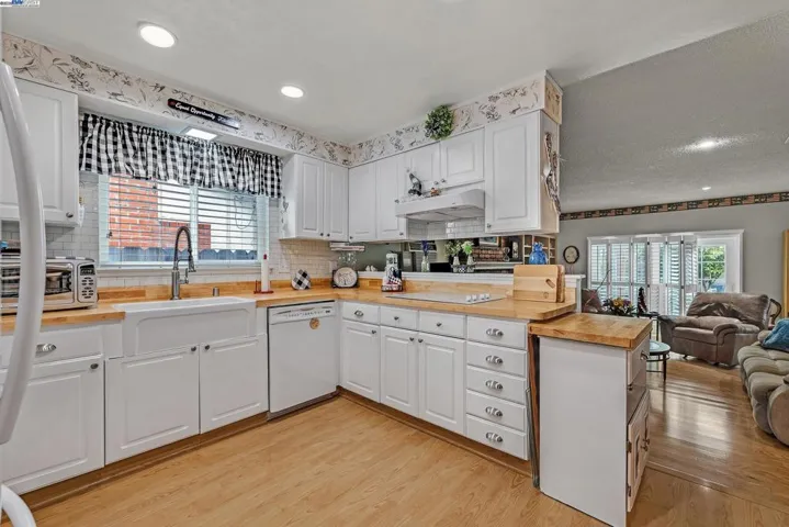 5042 Yellowstone Park Dr, Fremont, California 94538