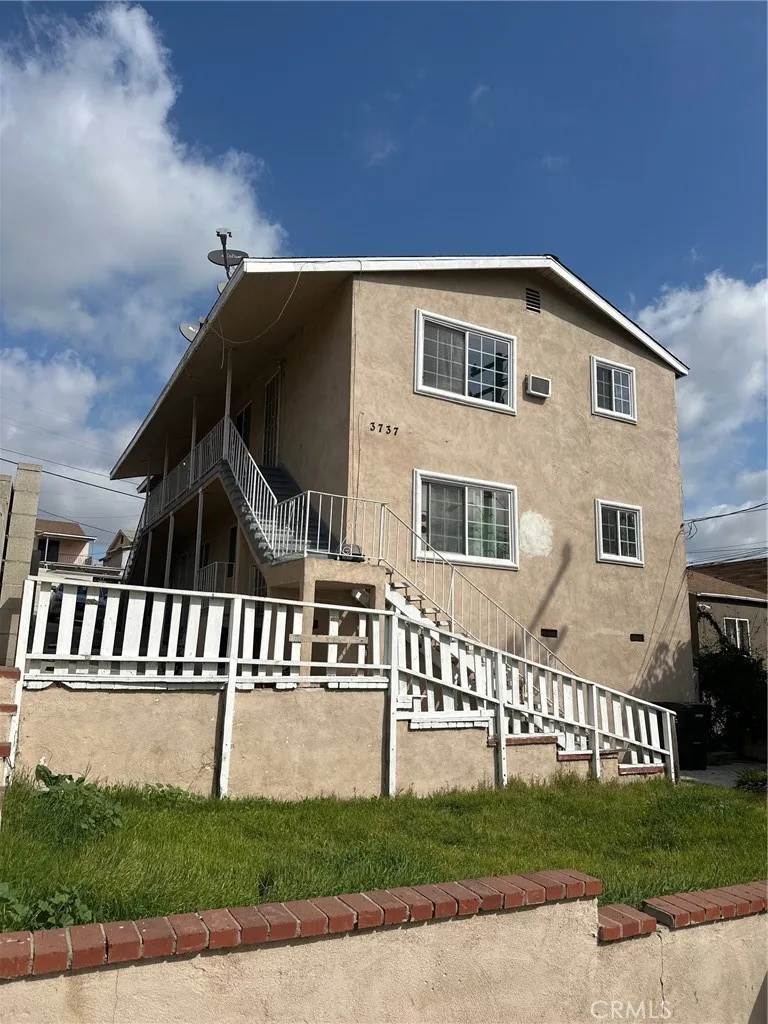 3737 Whiteside St, Los Angeles, California 90063 home-pic-0