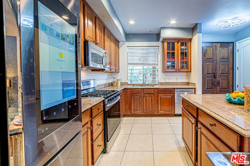 345 S Harvard Boulevard 102, Los Angeles, California 90020 home-pic-7