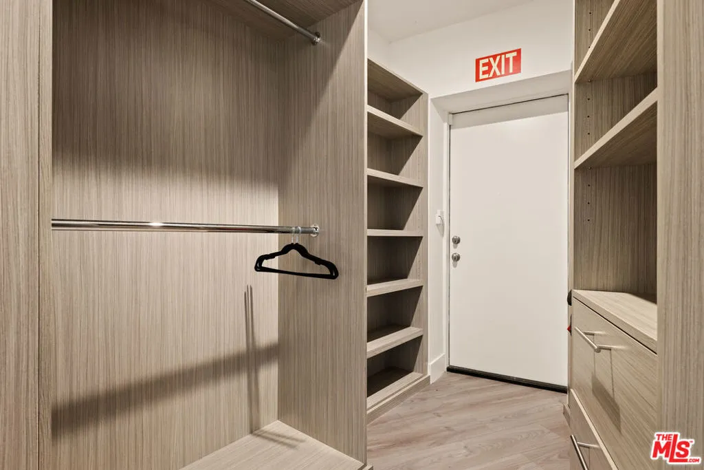 6181 Temple Hill Drive, Los Angeles, California 90068 home-pic-18