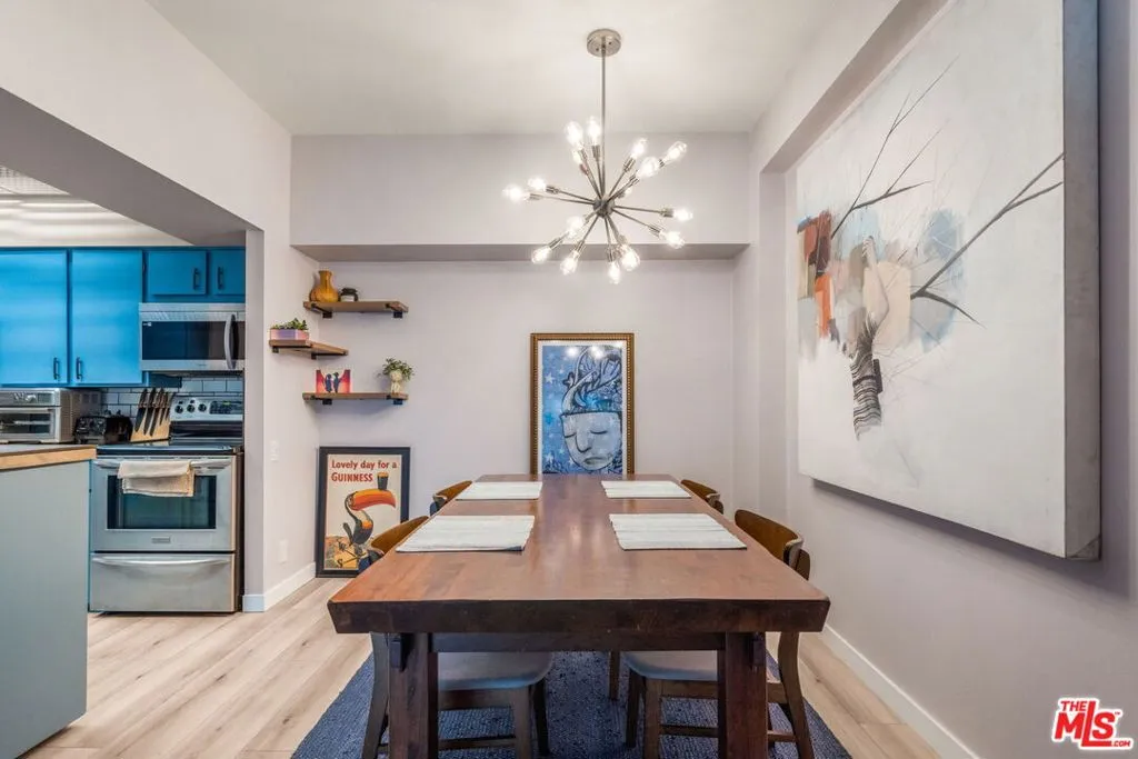7135 Hollywood Boulevard 204, Los Angeles, California 90046 home-pic-5