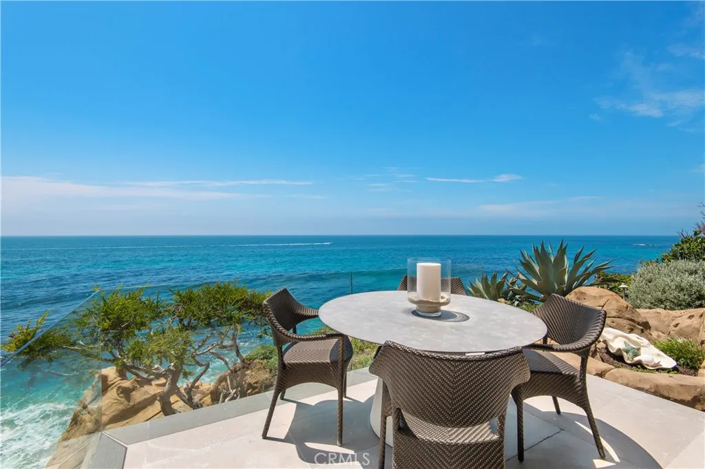 1715 Ocean Way, Laguna Beach, California 92651, 3 Bedrooms Bedrooms, ,4 BathroomsBathrooms,Residential,For Sale,Ocean,LG25094507
