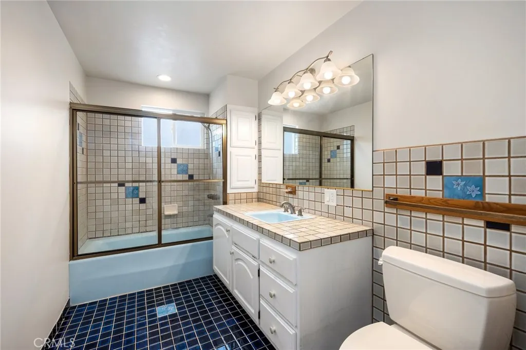 3822 S Cloverdale Avenue, Los Angeles, California 90008 home-pic-48