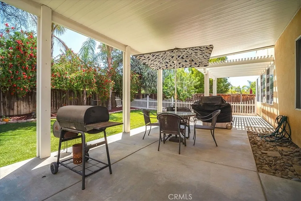 31961 Honeysuckle Circle, Winchester, California 92596 home-pic-35