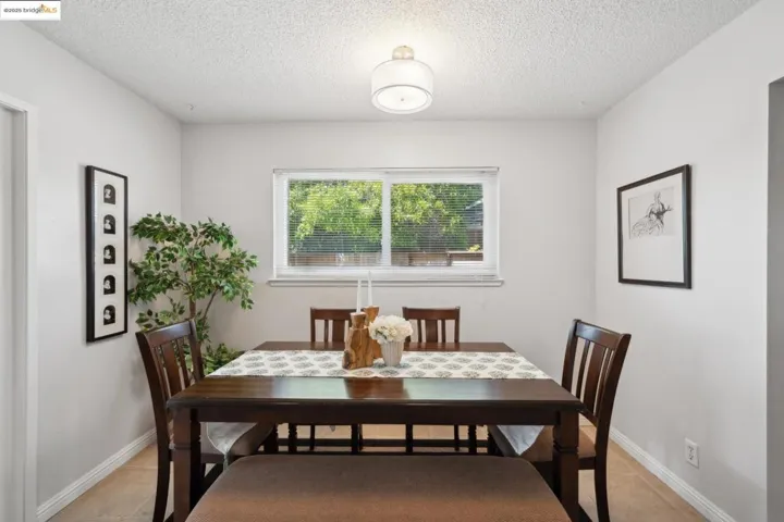 218 Brenda Ct, Pinole, California 94564-1924
