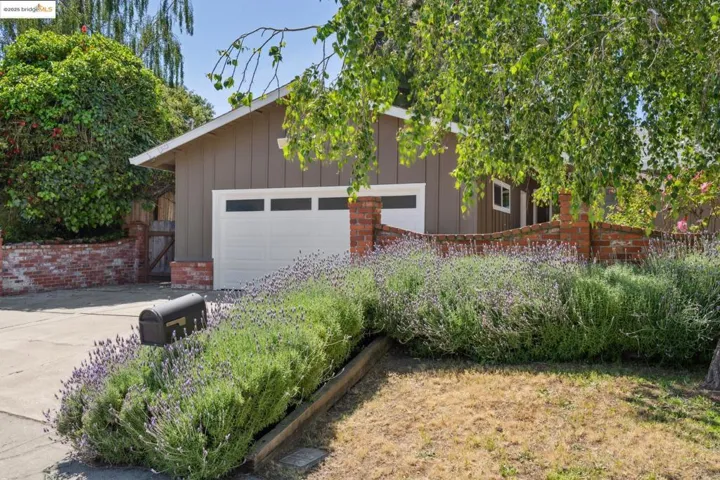 218 Brenda Ct, Pinole, California 94564-1924