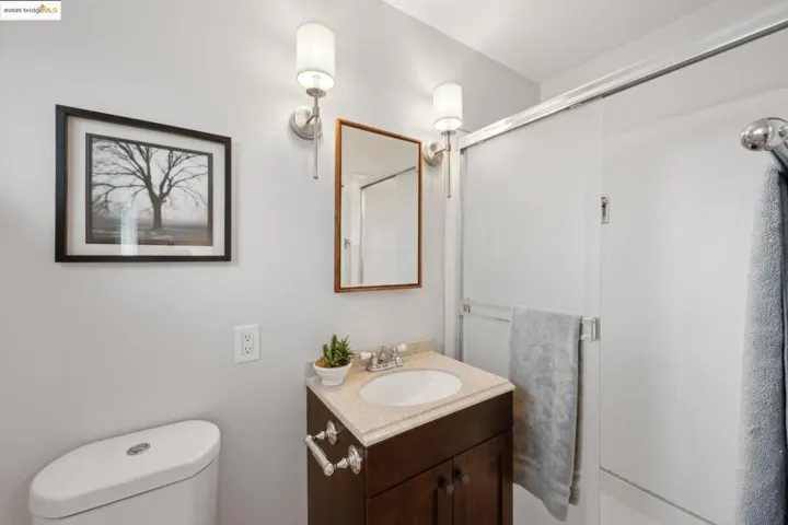218 Brenda Ct, Pinole, California 94564-1924