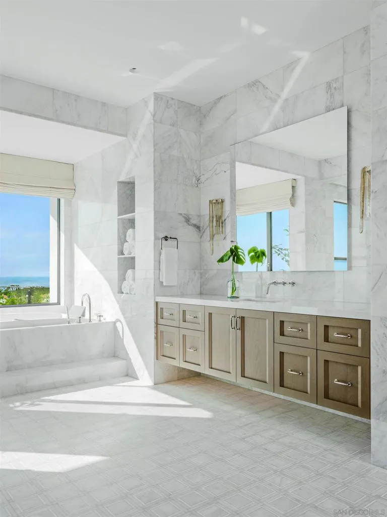 5416 Candlelight Dr, La Jolla, California 92037 home-pic-21