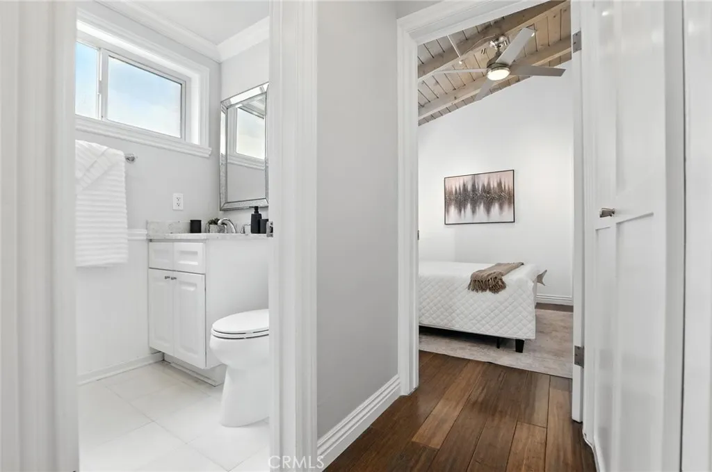 3315 Strongs Drive, Venice, California 90292 home-pic-30