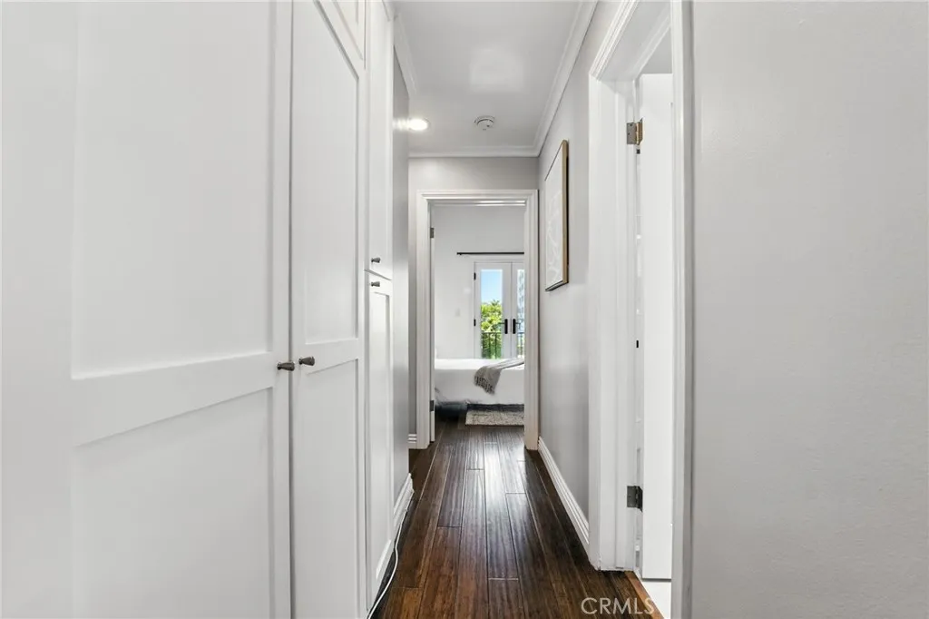 3315 Strongs Drive, Venice, California 90292 home-pic-28