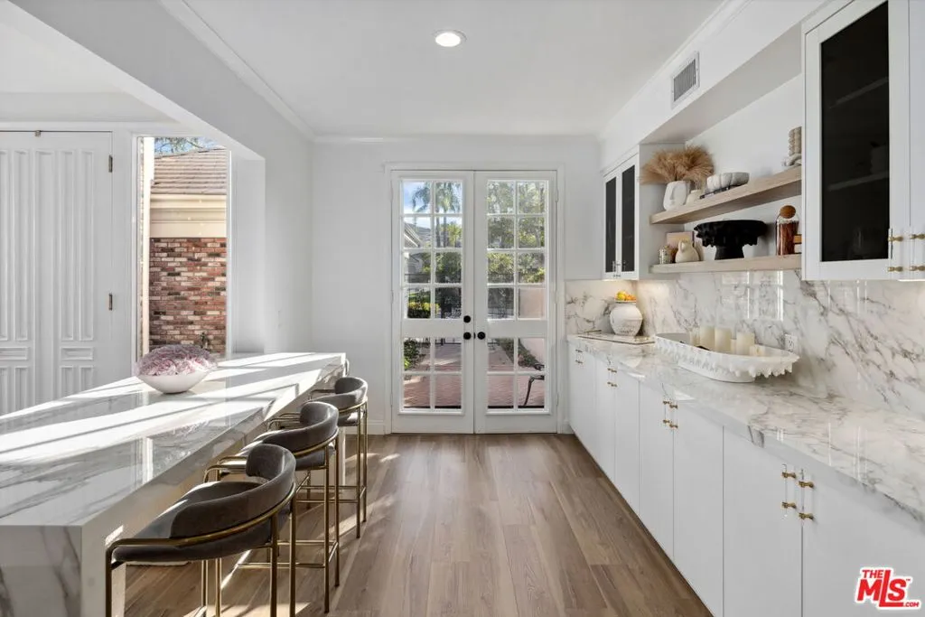 12303 Ridge Circle, Los Angeles, California 90049 home-pic-18