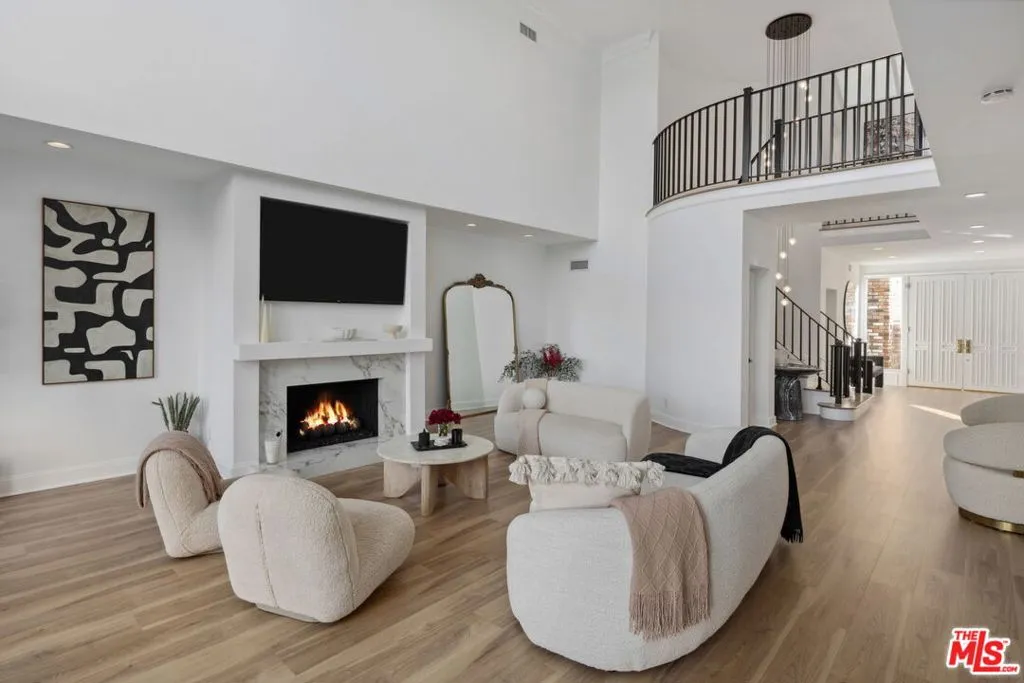 12303 Ridge Circle, Los Angeles, California 90049 home-pic-9