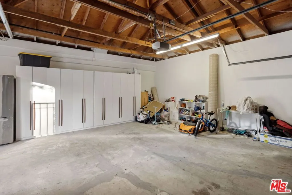 12303 Ridge Circle, Los Angeles, California 90049 home-pic-45