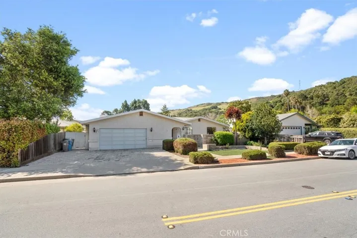 1759 Royal Way, San Luis Obispo, California 93405
