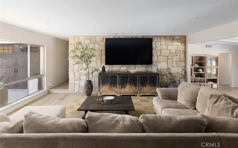 1024 Se Skyline Dr., North Tustin, California 92705