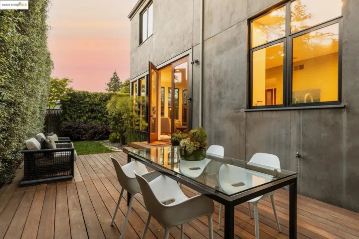 586 66th St, Oakland, California 94609