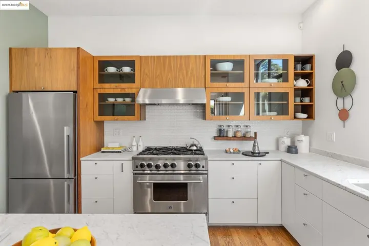586 66th St, Oakland, California 94609