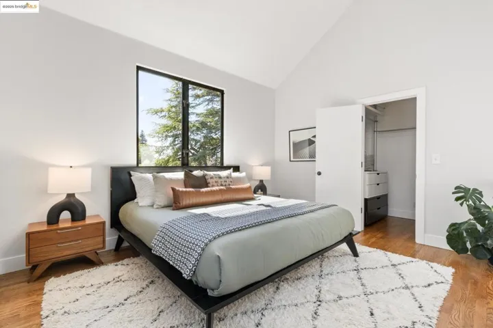 586 66th St, Oakland, California 94609