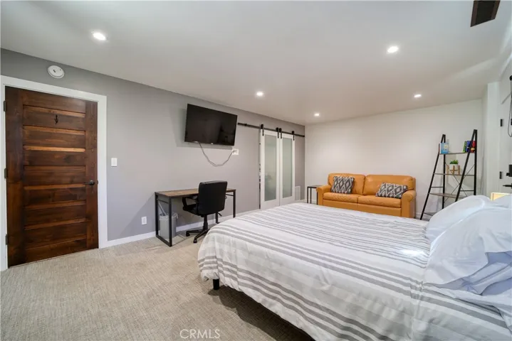 Spacious bedroom, family room or office