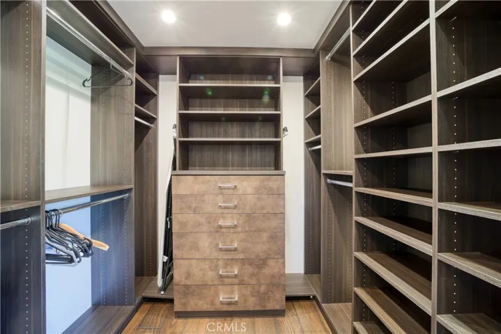 Walk in closet