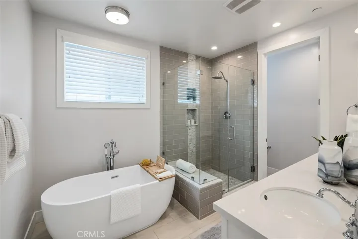 primary en-suite bathroom