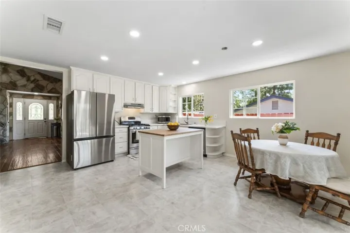 14063 Tucker Avenue, Sylmar, California 91342