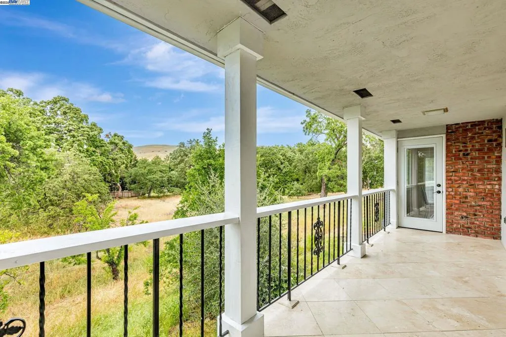 1939 Carzino Ct, Concord, California 94521 home-pic-12
