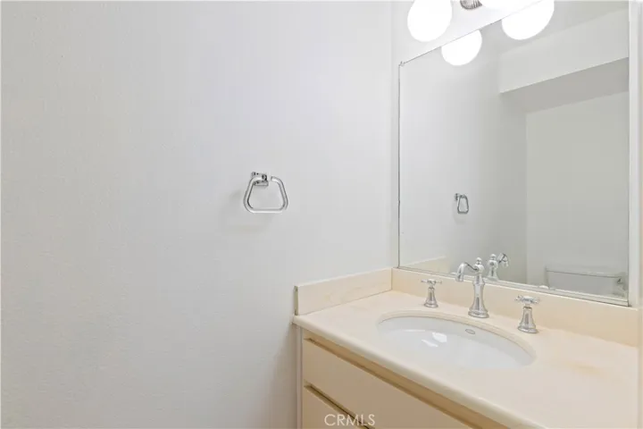 9502 Via Salerno, Burbank, California 91504