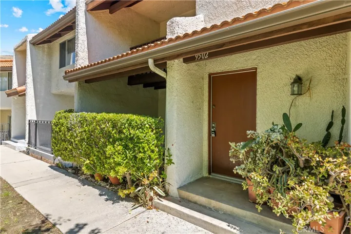 9502 Via Salerno, Burbank, California 91504