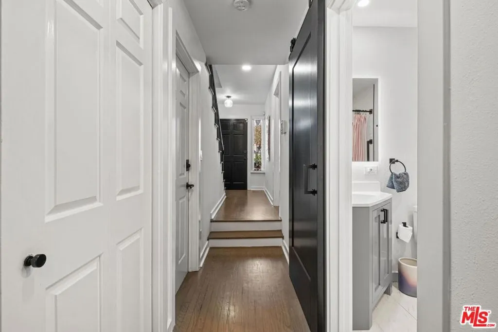 2622 2nd Street 2, Santa Monica, California 90405 home-pic-11