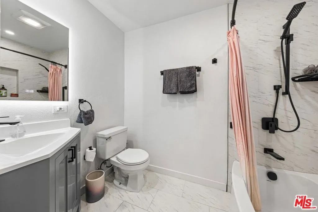 2622 2nd Street 2, Santa Monica, California 90405 home-pic-7