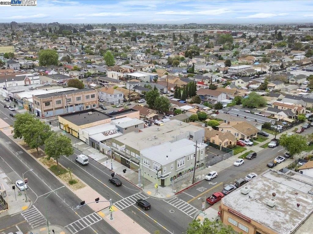 8701 International Blvd, Oakland, California 94621 home-pic-28