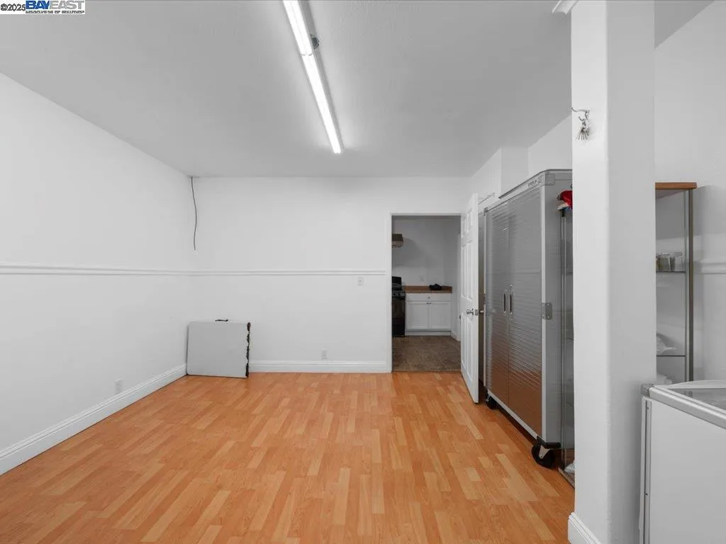 8701 International Blvd, Oakland, California 94621 home-pic-25