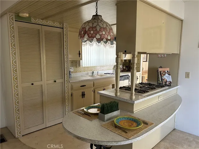 Breakfast bar