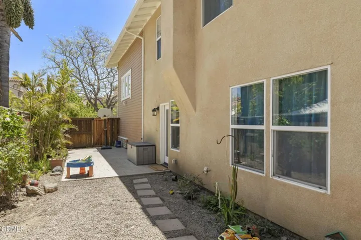 37-web-or-mls-UpmarketMedia-11185Snap-10