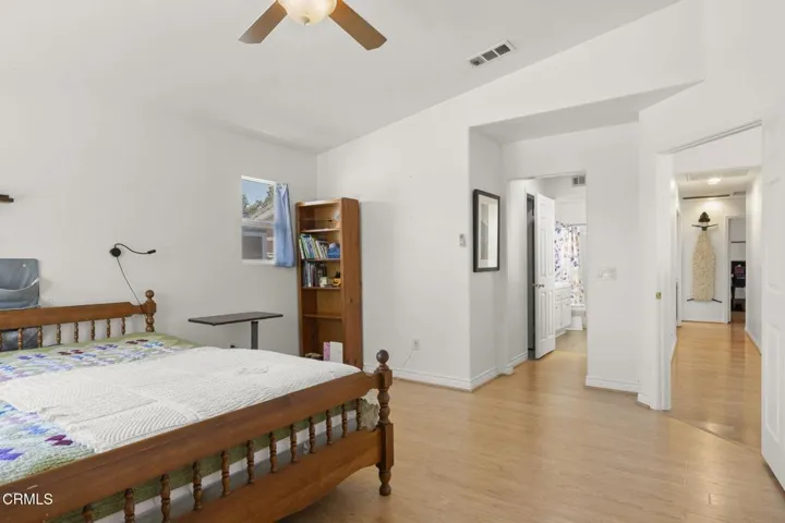 26-web-or-mls-UpmarketMedia-11185Snap-78
