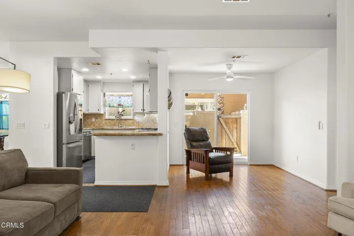 13-web-or-mls-UpmarketMedia-11185Snap-33