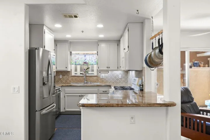 17-web-or-mls-UpmarketMedia-11185Snap-45