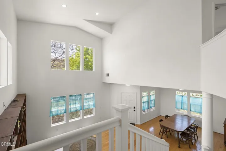 22-web-or-mls-UpmarketMedia-11185Snap-63
