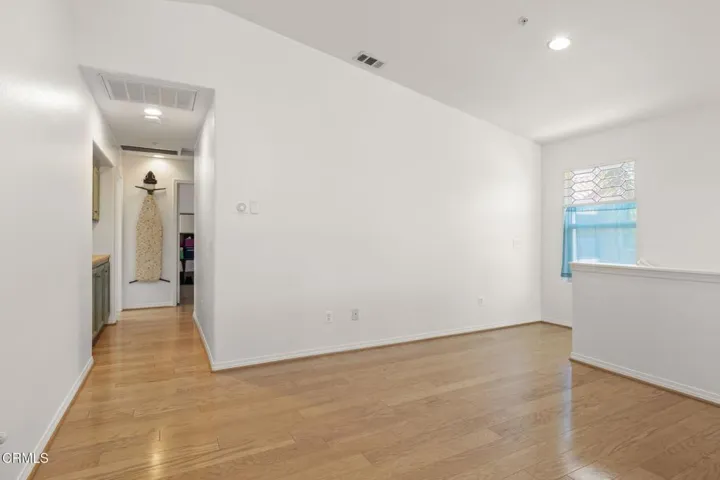 24-web-or-mls-UpmarketMedia-11185Snap-69