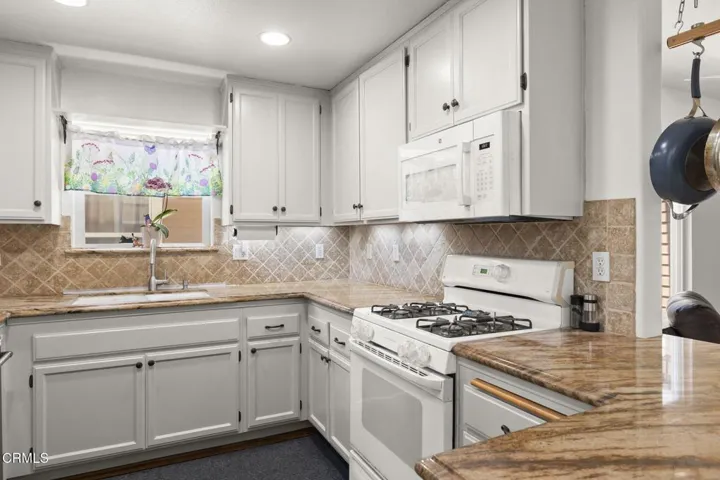 18-web-or-mls-UpmarketMedia-11185Snap-48