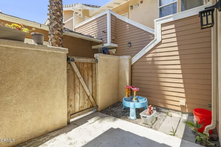34-web-or-mls-UpmarketMedia-11185Snap-95