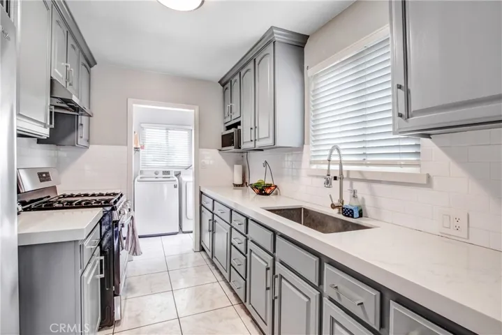 10005 Elwood Avenue, Fontana, California 92335