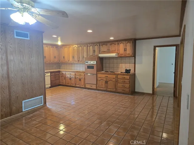 13511 Epping Way, Tustin, California 92780