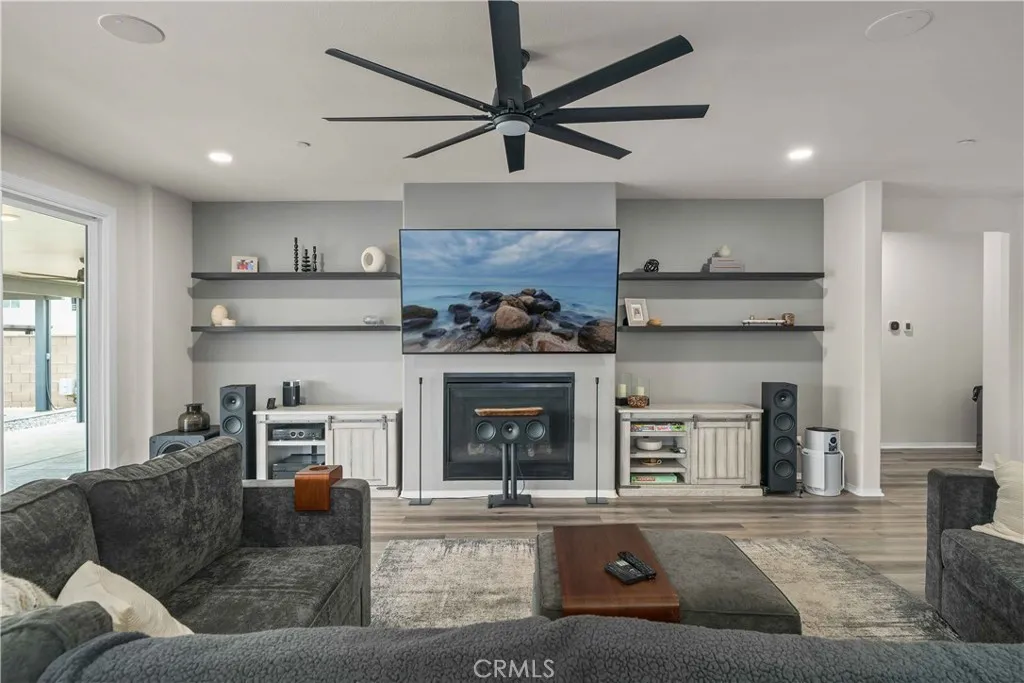 9056 Black Thorn Street, Jurupa Valley, California 92509 home-pic-11