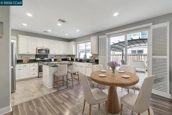 eat in kitchen electronically staged