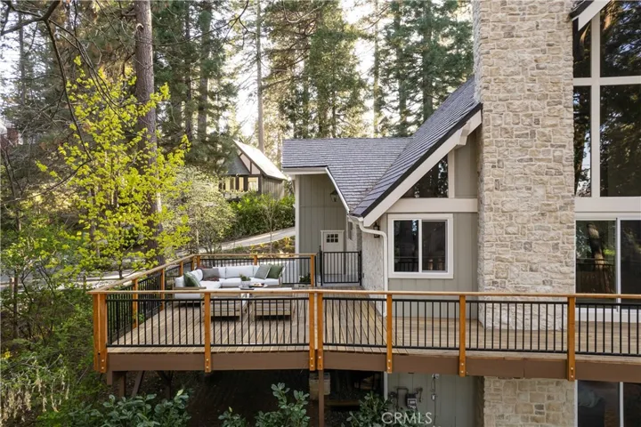 468 Sky View Ridge Drive, Lake Arrowhead, California 92352