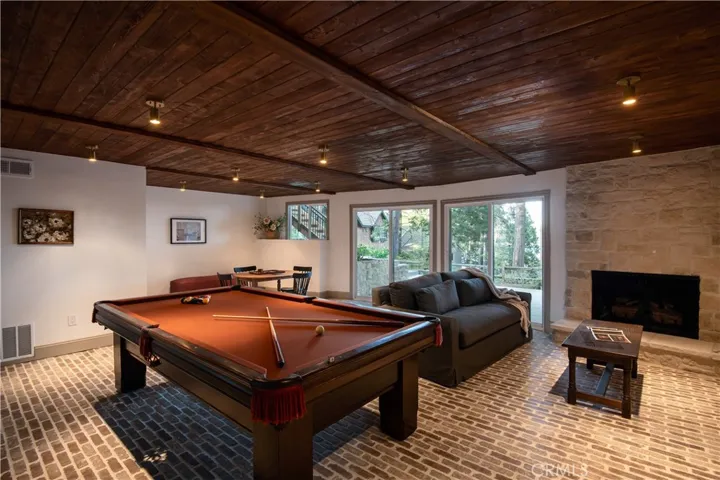 468 Sky View Ridge Drive, Lake Arrowhead, California 92352